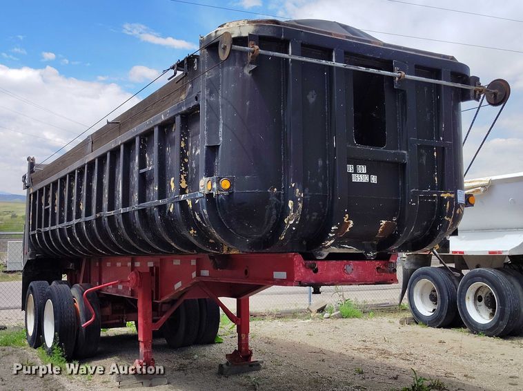 image for item DP4974 1979 Hobbs FCL-M2-22-7.5 end dump trailer