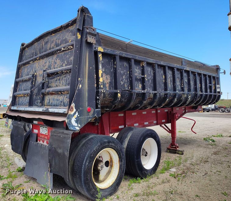 image for item DP4974 1979 Hobbs FCL-M2-22-7.5 end dump trailer