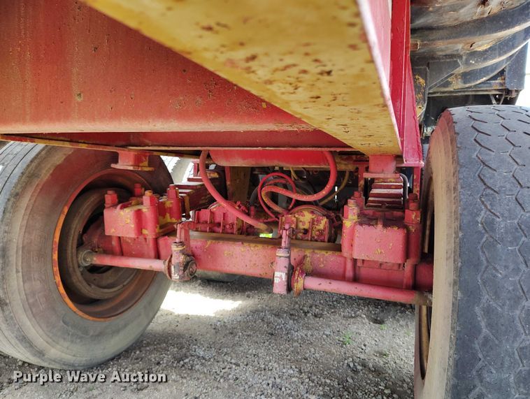 image for item DP4974 1979 Hobbs FCL-M2-22-7.5 end dump trailer