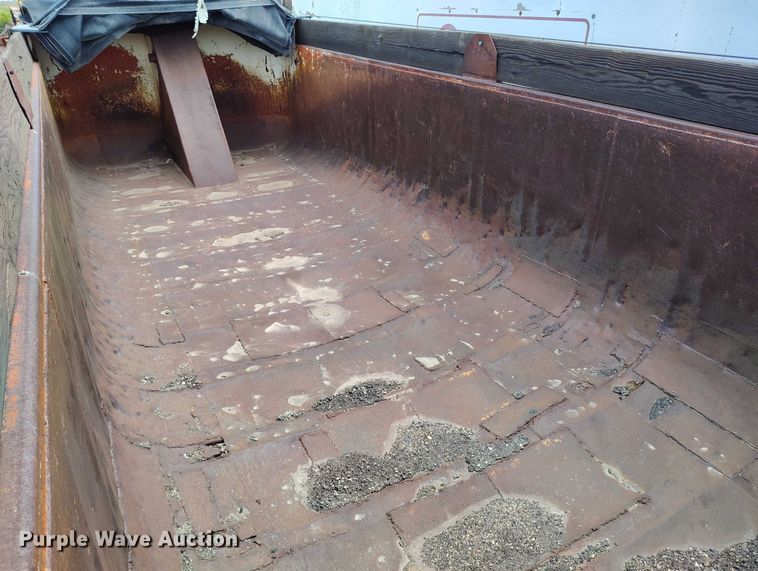 image for item DP4974 1979 Hobbs FCL-M2-22-7.5 end dump trailer