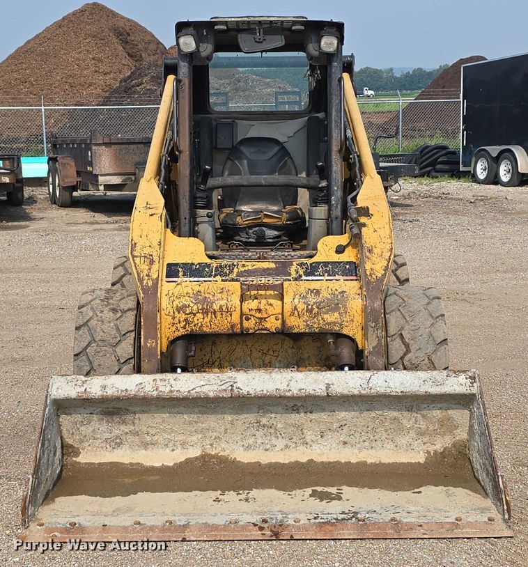 MINI CARGADOR SOBRE RUEDAS 2003 CATERPILLAR 262