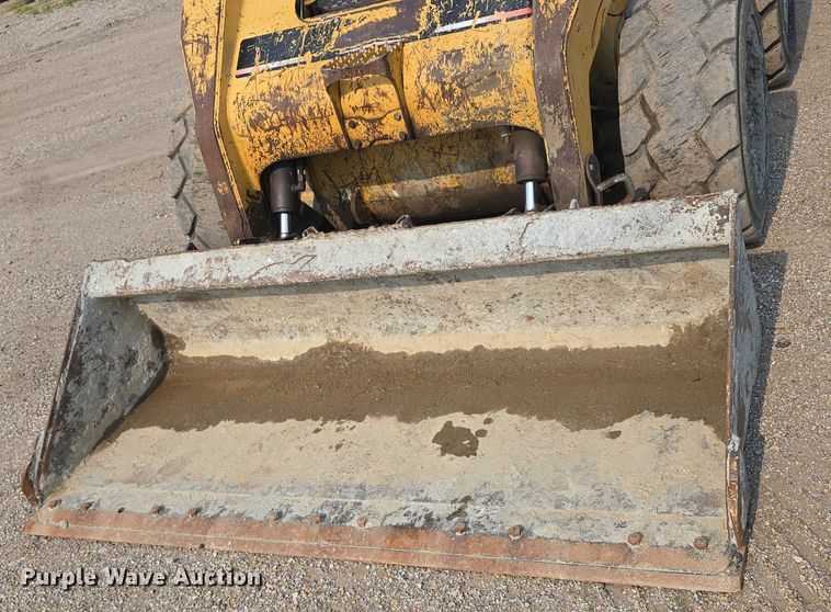 image for item DR3846 2003 Caterpillar 262 skid steer loader