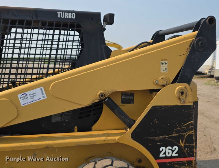 image for item DR3846 2003 Caterpillar 262 skid steer loader