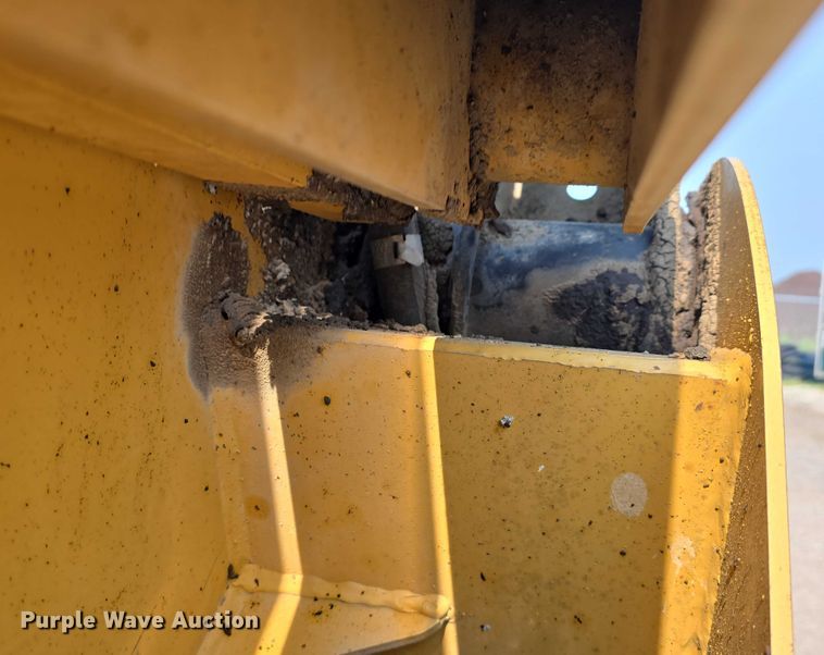 image for item DR3846 2003 Caterpillar 262 skid steer loader