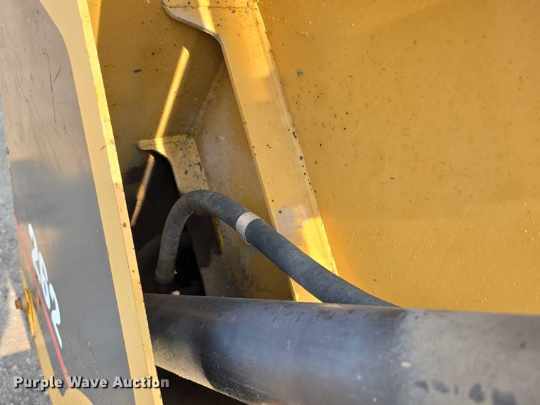 image for item DR3846 2003 Caterpillar 262 skid steer loader