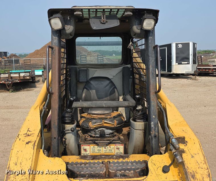 image for item DR3846 2003 Caterpillar 262 skid steer loader