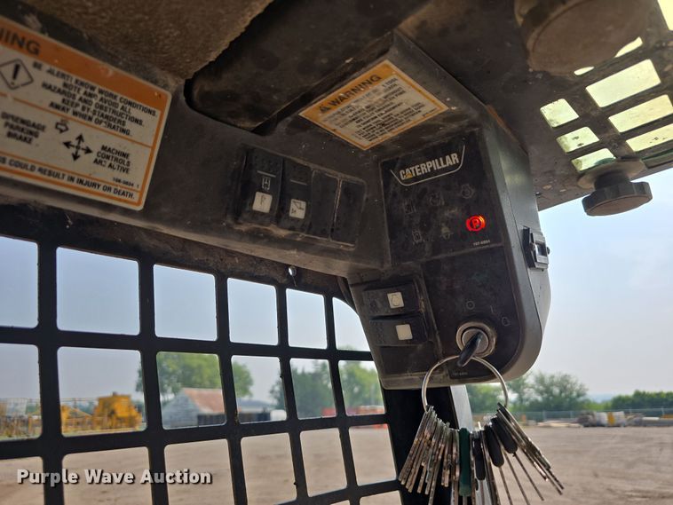 image for item DR3846 2003 Caterpillar 262 skid steer loader