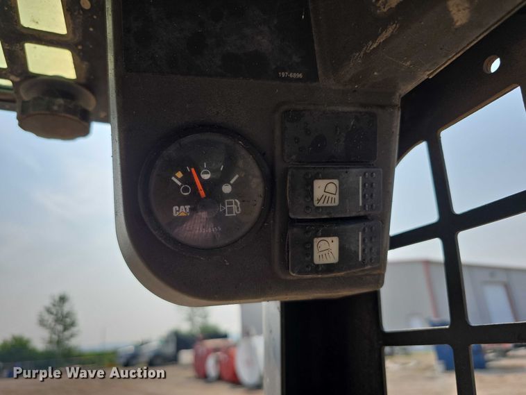 image for item DR3846 2003 Caterpillar 262 skid steer loader