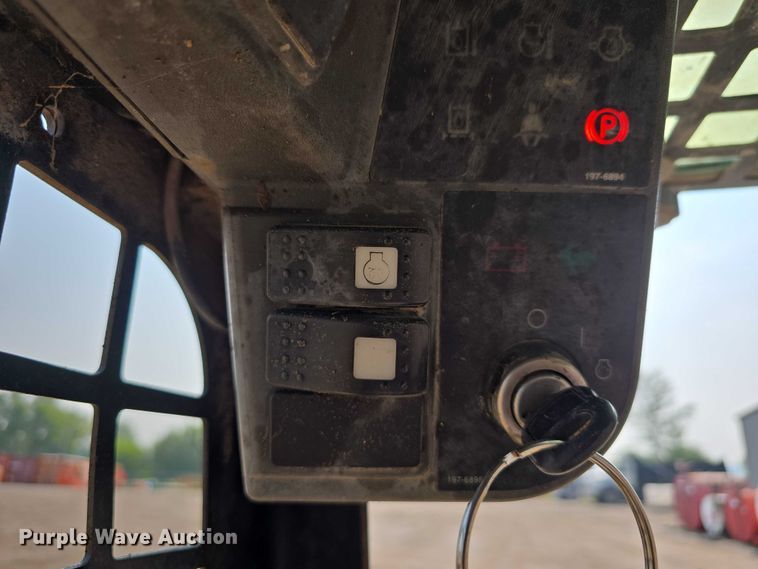 image for item DR3846 2003 Caterpillar 262 skid steer loader