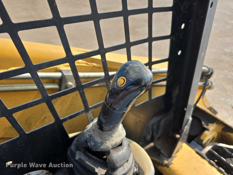 image for item DR3846 2003 Caterpillar 262 skid steer loader