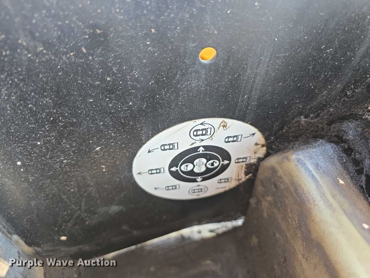 image for item DR3846 2003 Caterpillar 262 skid steer loader