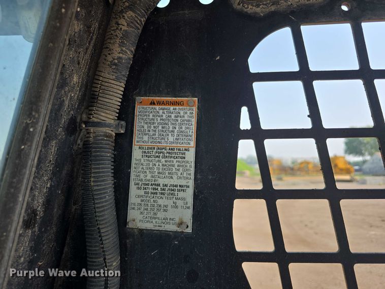 image for item DR3846 2003 Caterpillar 262 skid steer loader