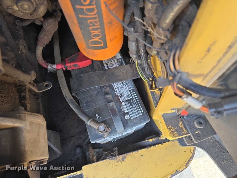 image for item DR3846 2003 Caterpillar 262 skid steer loader