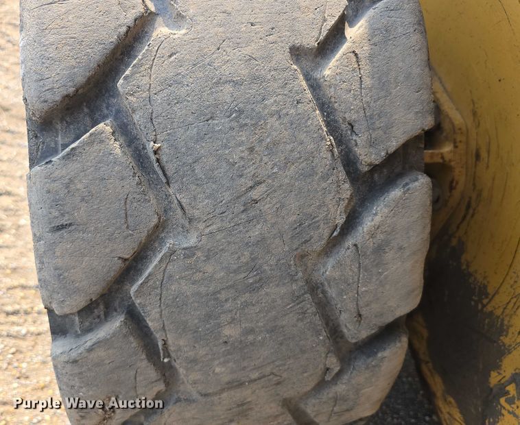 image for item DR3846 2003 Caterpillar 262 skid steer loader