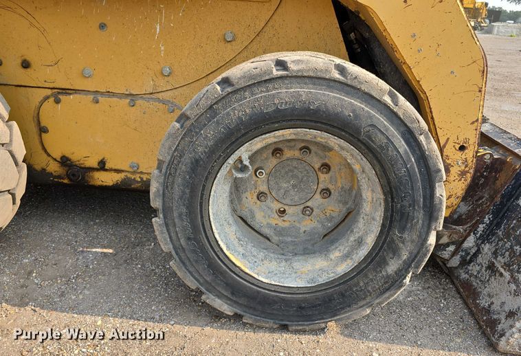 image for item DR3846 2003 Caterpillar 262 skid steer loader