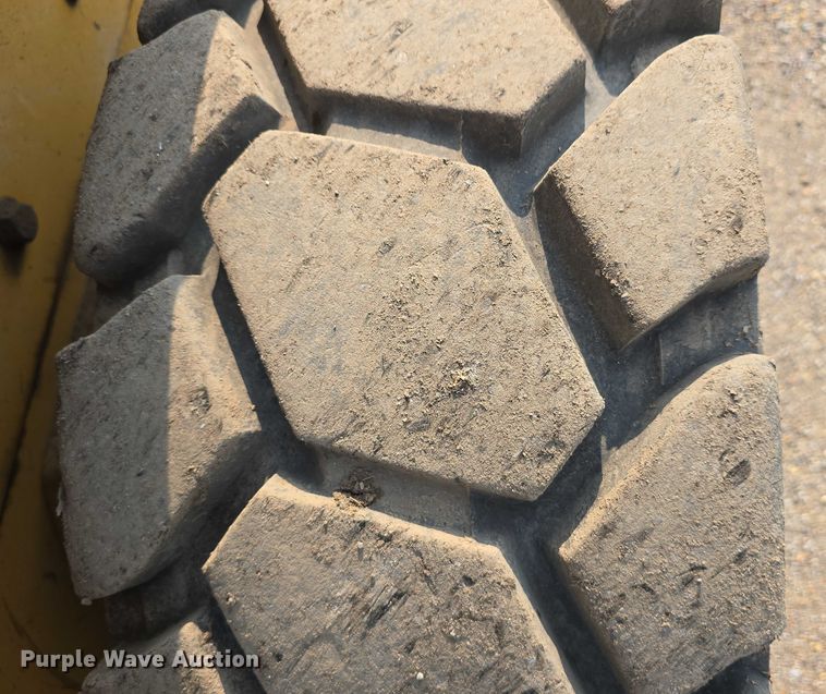 image for item DR3846 2003 Caterpillar 262 skid steer loader