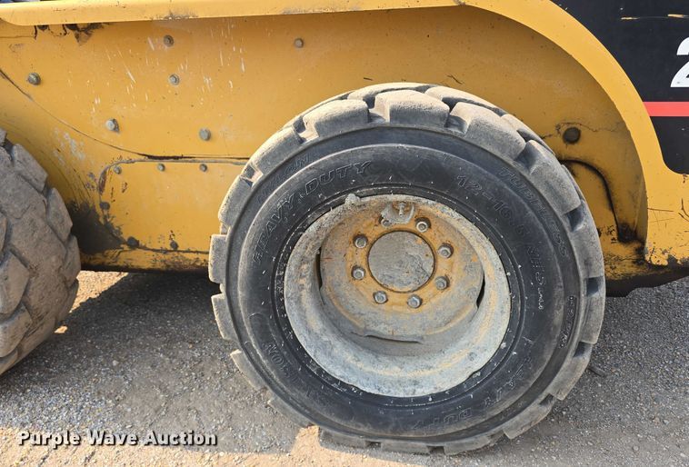 image for item DR3846 2003 Caterpillar 262 skid steer loader