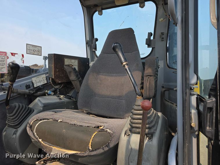image for item DR3849 Komatsu PC128US-2 excavator