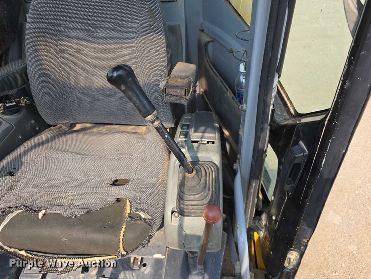 image for item DR3849 Komatsu PC128US-2 excavator