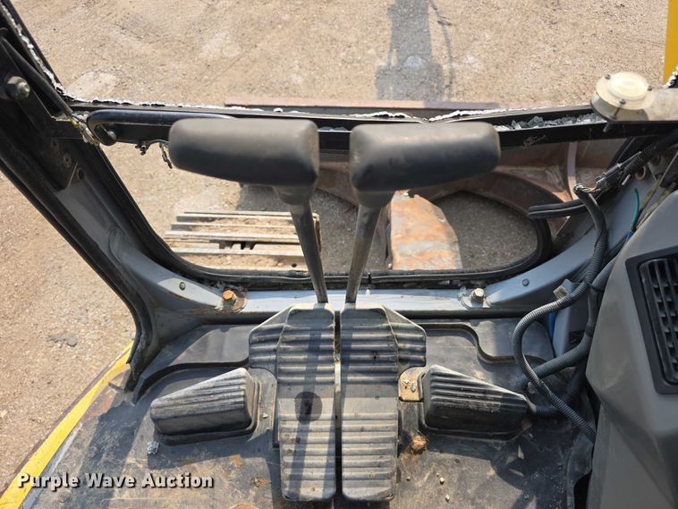 image for item DR3849 Komatsu PC128US-2 excavator