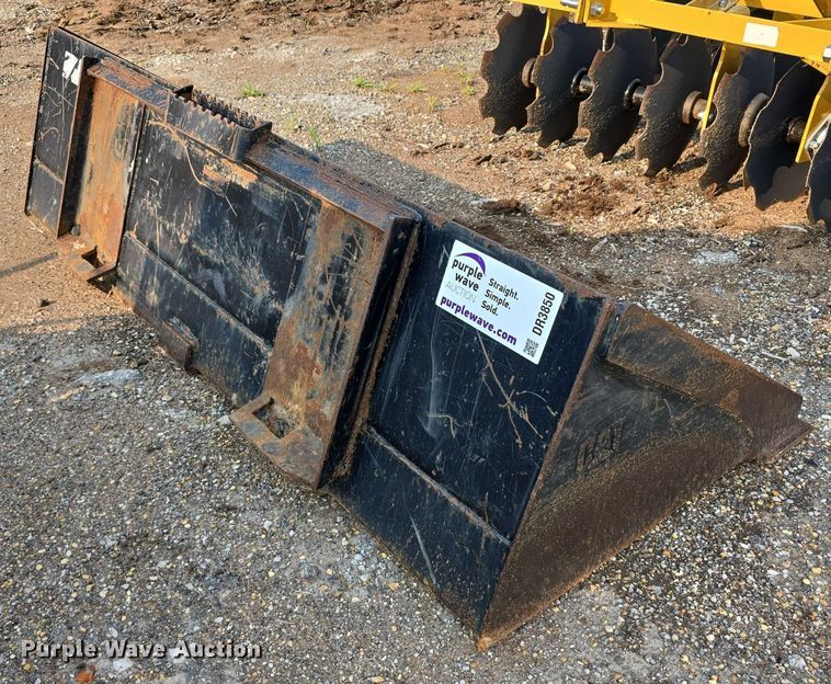 image for item DR3850 Caterpillar 279-5372 skid steer bucket