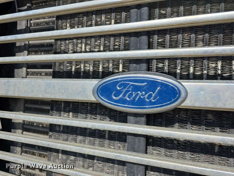 image for item DR3942 1995 Ford L8000 dump truck