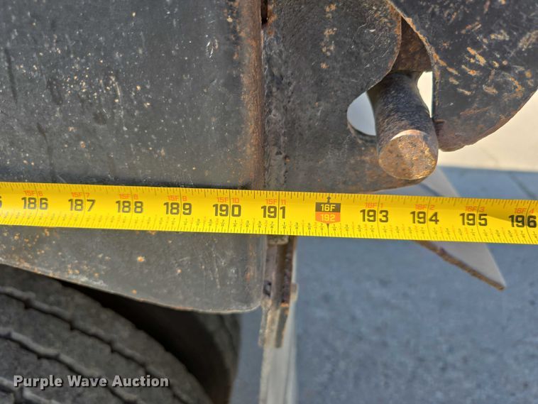 image for item DR3942 1995 Ford L8000 dump truck