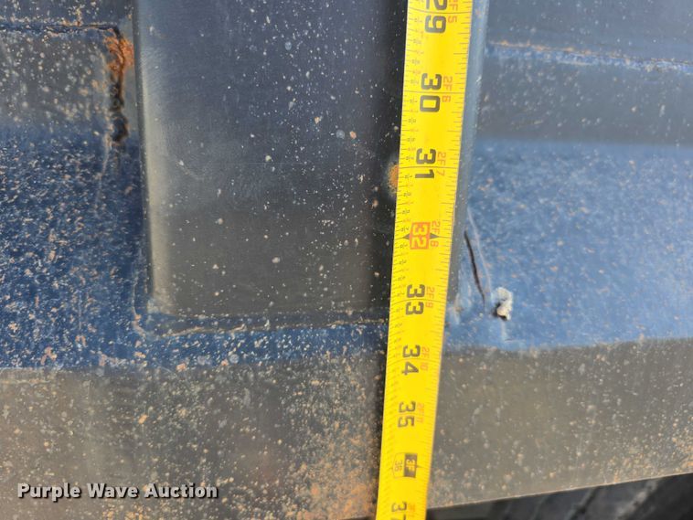 image for item DR3942 1995 Ford L8000 dump truck