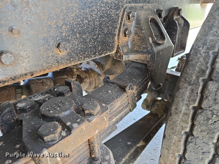 image for item DR3942 1995 Ford L8000 dump truck