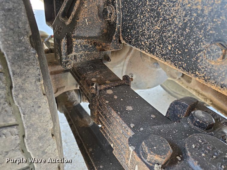 image for item DR3942 1995 Ford L8000 dump truck