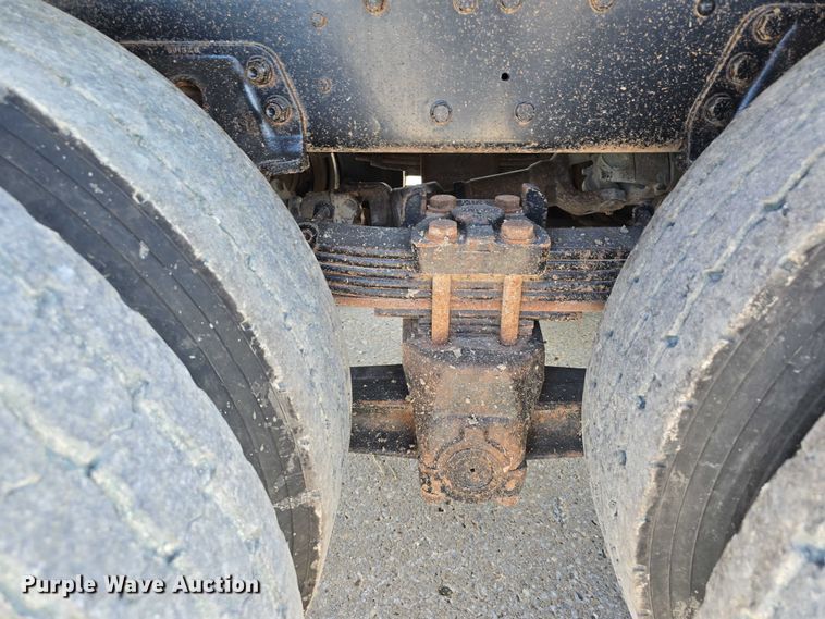 image for item DR3942 1995 Ford L8000 dump truck