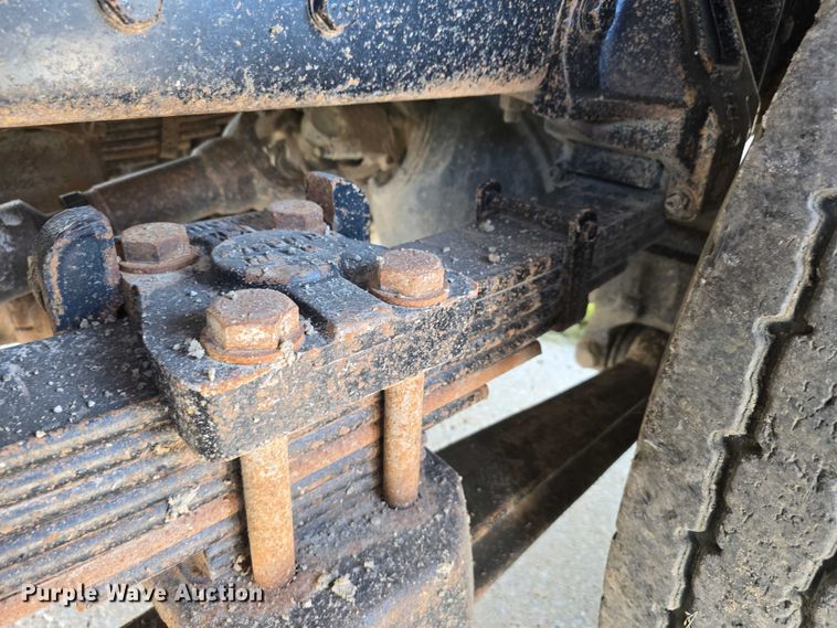 image for item DR3942 1995 Ford L8000 dump truck