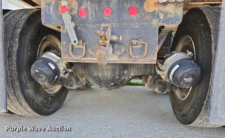 image for item DR3942 1995 Ford L8000 dump truck