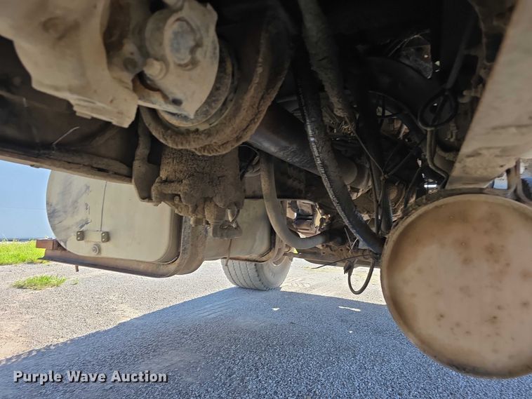 image for item DR3942 1995 Ford L8000 dump truck