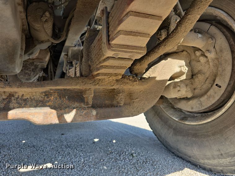 image for item DR3942 1995 Ford L8000 dump truck