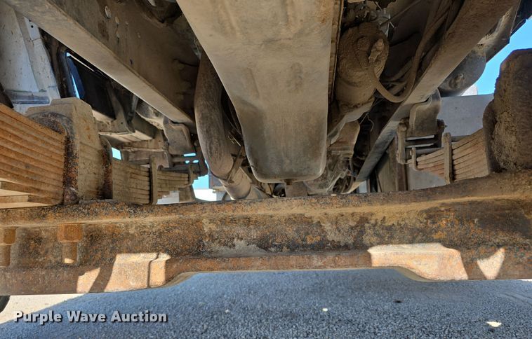 image for item DR3942 1995 Ford L8000 dump truck