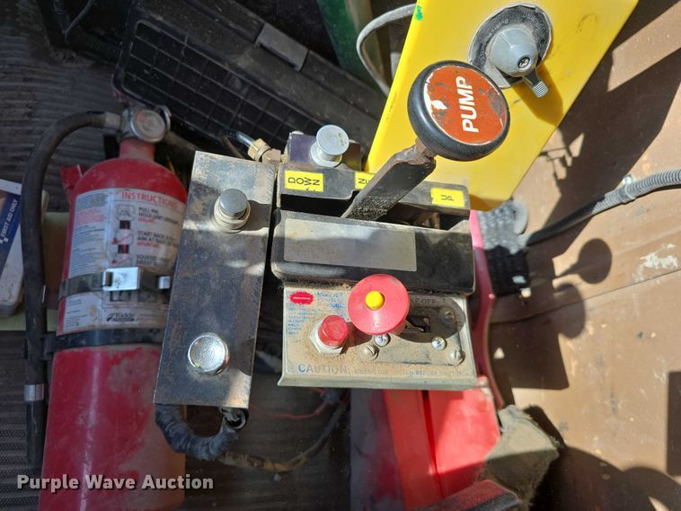 image for item DR3942 1995 Ford L8000 dump truck