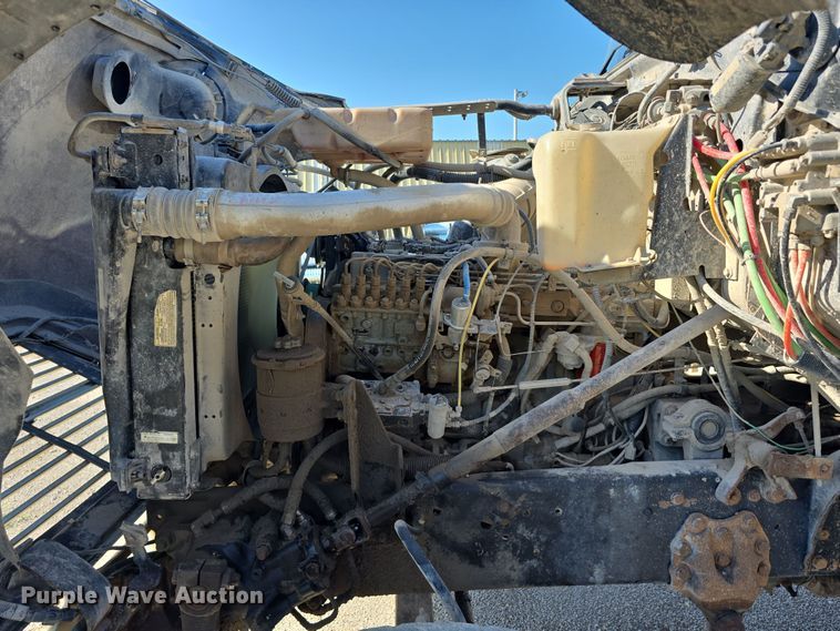 image for item DR3942 1995 Ford L8000 dump truck