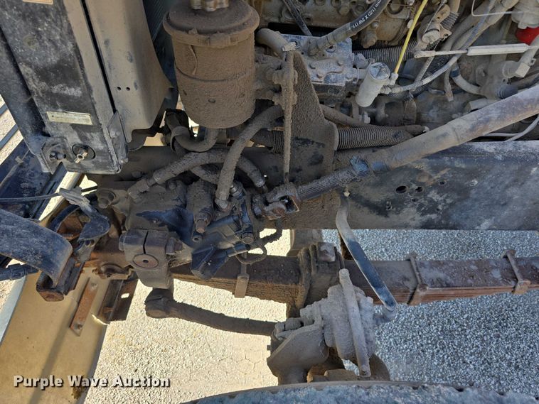 image for item DR3942 1995 Ford L8000 dump truck