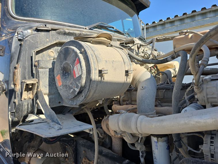 image for item DR3942 1995 Ford L8000 dump truck