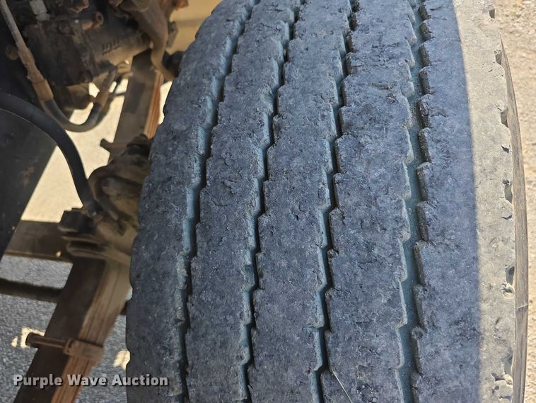 image for item DR3942 1995 Ford L8000 dump truck