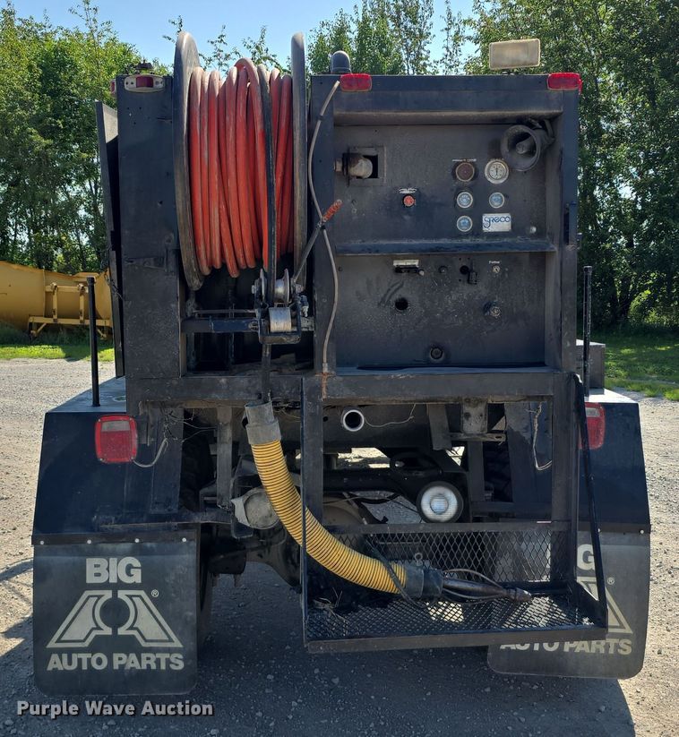 image for item DR3943 1987 Ford F700 sewer rodder truck