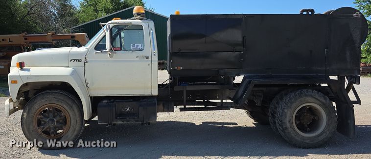 image for item DR3943 1987 Ford F700 sewer rodder truck