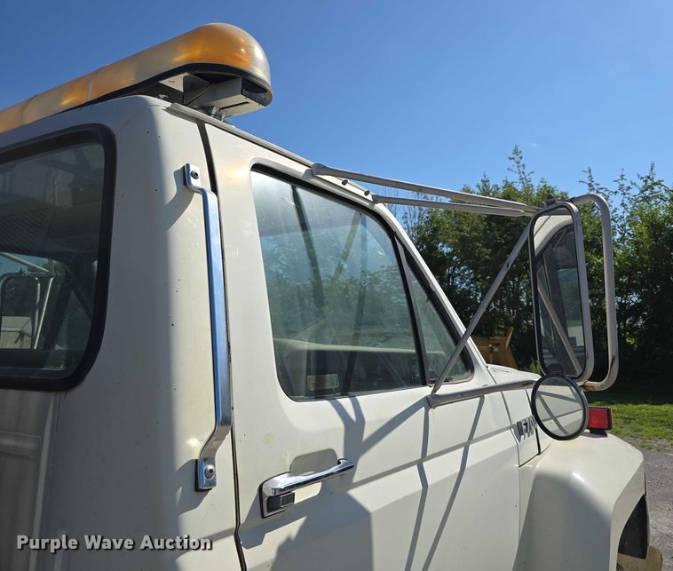 image for item DR3943 1987 Ford F700 sewer rodder truck