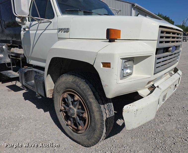 image for item DR3943 1987 Ford F700 sewer rodder truck