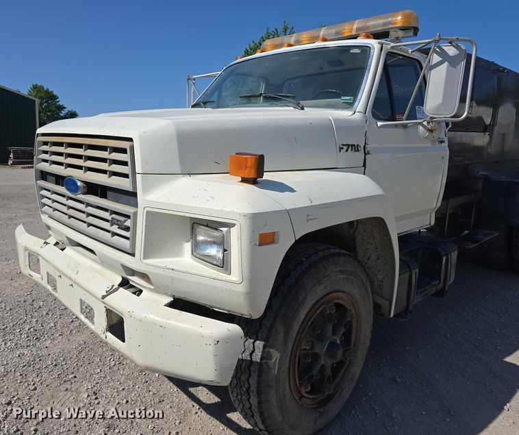 image for item DR3943 1987 Ford F700 sewer rodder truck