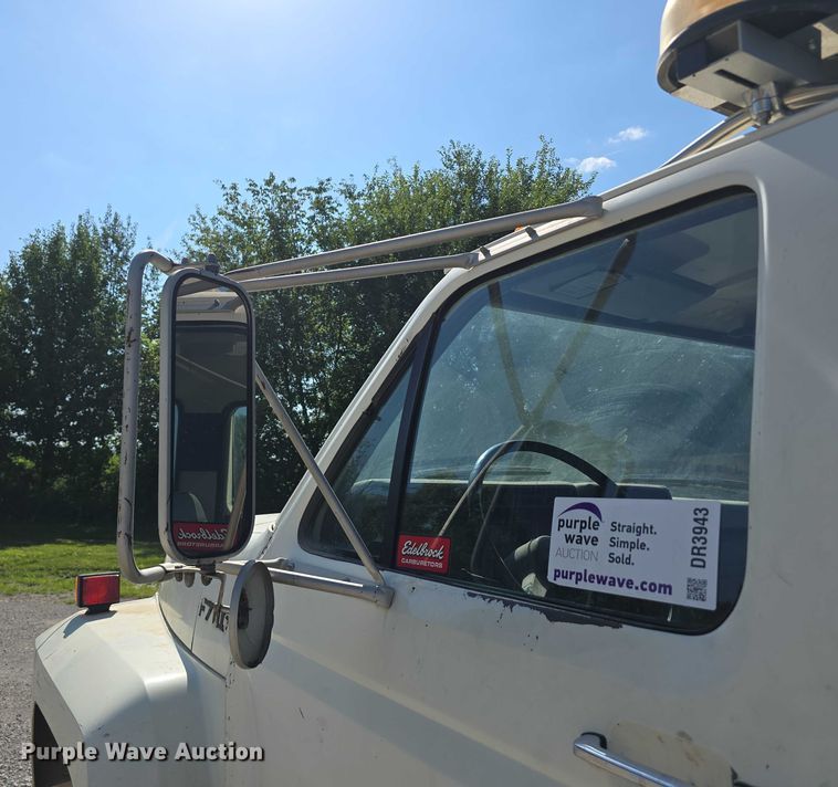 image for item DR3943 1987 Ford F700 sewer rodder truck