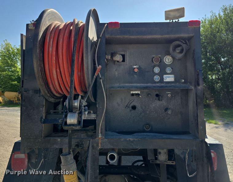 image for item DR3943 1987 Ford F700 sewer rodder truck