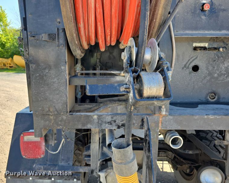 image for item DR3943 1987 Ford F700 sewer rodder truck