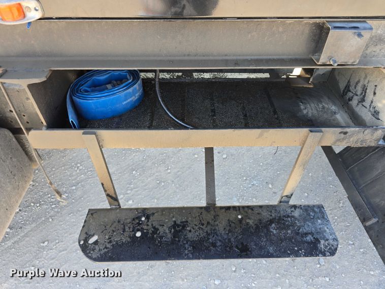 image for item DR3943 1987 Ford F700 sewer rodder truck